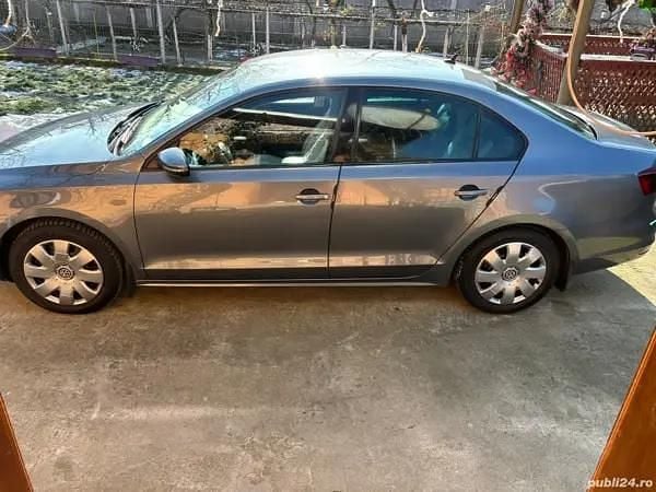 Second-hand VW Jetta Comfortline 105 CP (77 kW) 2017 Gri Berlinǎ