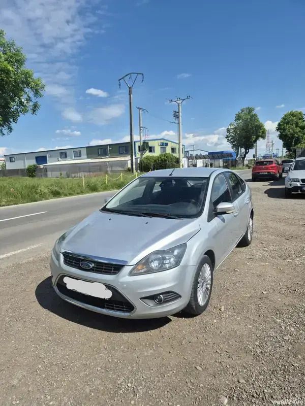Utilizat 2011 Ford Focus Hatchback | 3.600 EUR (Super Preț) - Imagine 1/4