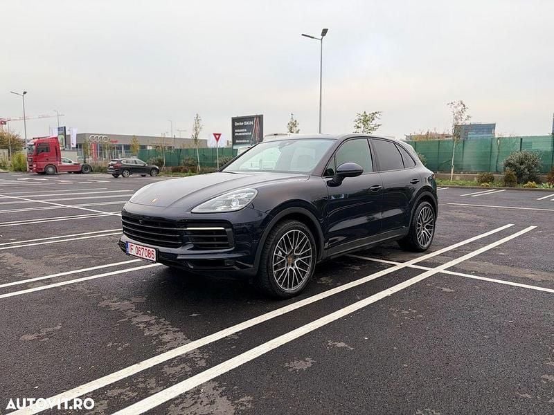 Culoarealbastru Utilizat 2018 Porsche Cayenne S SUV | 52.000 EUR (Preț OK) - Imagine 1/4