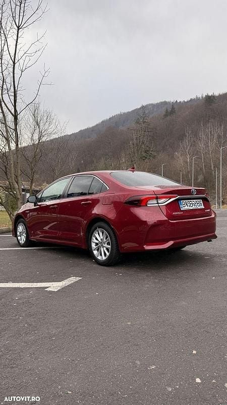 Second-hand Toyota Corolla 122 CP (89 kW) 2019 Culoarerosu Berlinǎ