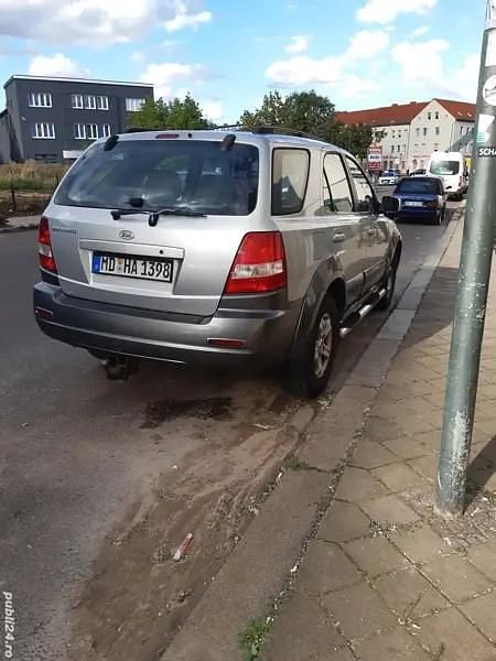 Gri Utilizat 2004 Kia Sorento SUV | 3.500 EUR (Preț OK) - Imagine 1/4