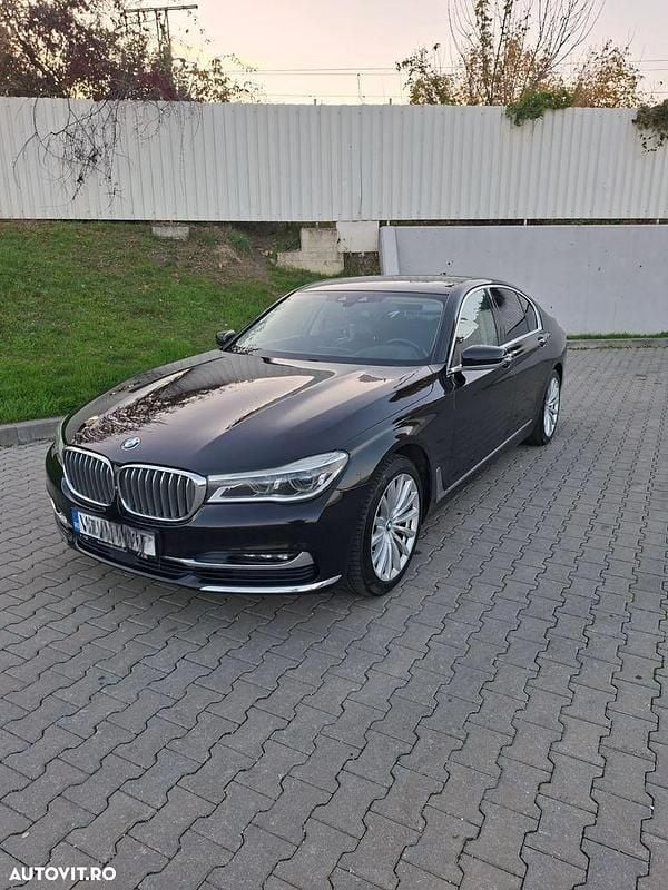 Culoarenegru Utilizat 2016 BMW 740 Comfort Edition Berlinǎ | 29.900 EUR (Preț OK) - Imagine 1/4