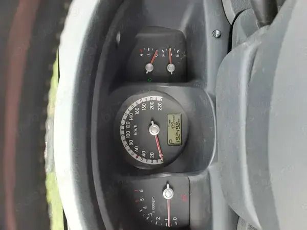 Utilizat 2006 Kia Sportage SUV | 3.000 EUR (Preț OK) - Imagine 1/4