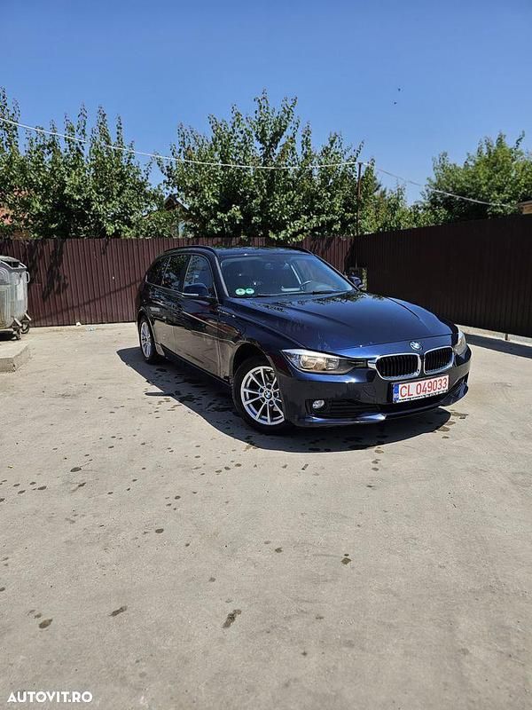 Culoarealbastru Utilizat 2014 BMW 318 Break | 7.999 EUR (Preț OK) - Imagine 1/4
