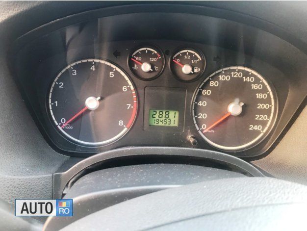 Second-hand Ford Focus 105 CP (77 kW) 2004 Gri Hatchback