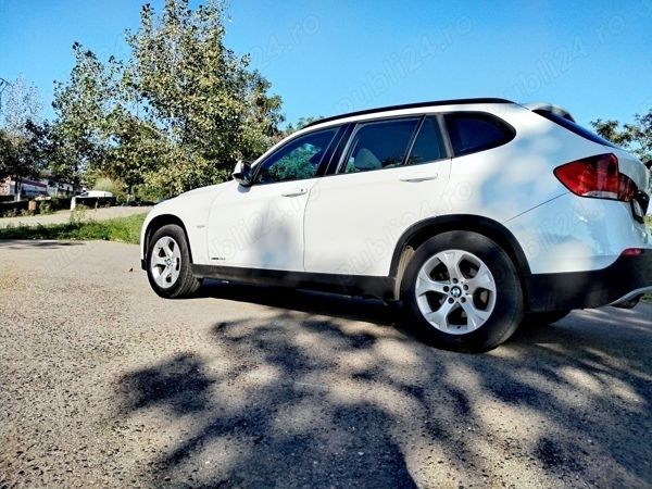 Utilizat 2011 BMW X1 SUV | 7.200 EUR (Preț bun) - Imagine 1/4