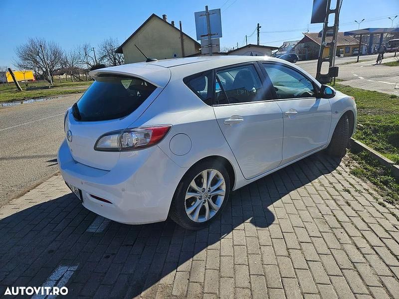 Second-hand Mazda 3 Inclusive 109 CP (80 kW) 2010 Culoarealb Hatchback