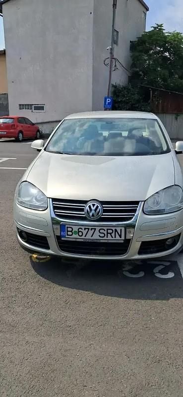 Utilizat 2010 VW Jetta Berlinǎ | 4.300 EUR (Preț OK) - Imagine 1/4
