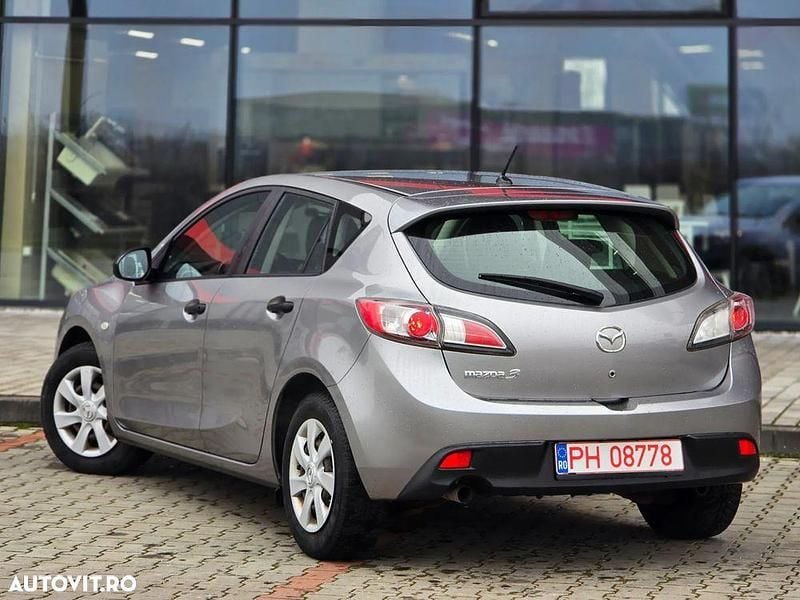 Second-hand Mazda 3 Inclusive 109 CP (80 kW) 2010 Culoareargint Hatchback