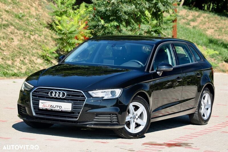 Negru Utilizat 2017 Audi A3 Sportback Attraction Hatchback | 14.600 EUR (Preț OK) - Imagine 1/4