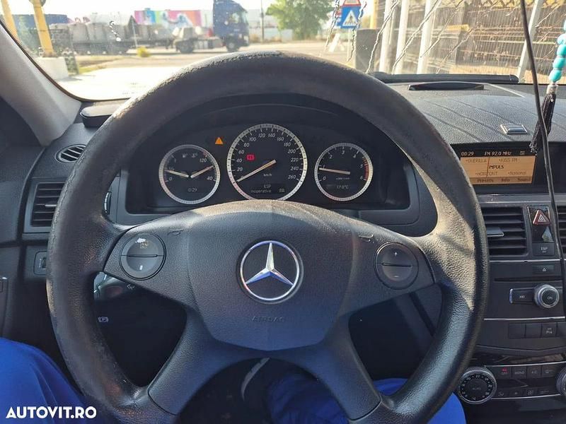 Culoarenegru Utilizat 2008 Mercedes C220 Classic Hatchback | 2.800 EUR - Imagine 1/4