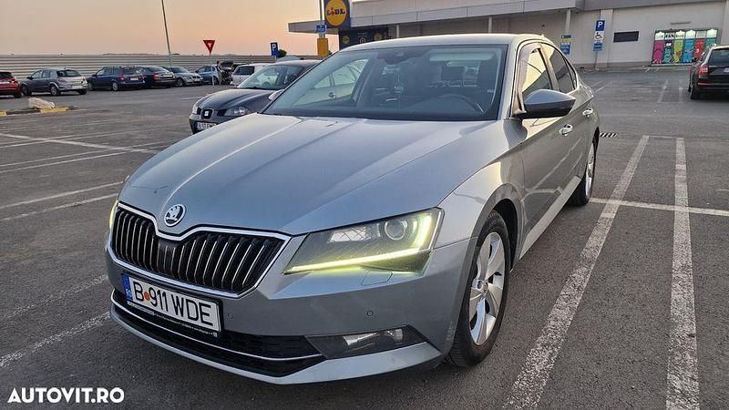 Culoaregri Utilizat 2016 Skoda Superb Style Berlinǎ | 14.000 EUR (Preț OK) - Imagine 1/4