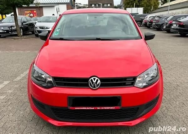 Rosu Utilizat 2014 VW Polo Trendline Berlinǎ | 4.400 EUR (Preț OK) - Imagine 1/4