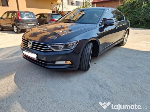 Gri Utilizat 2015 VW Passat Berlinǎ | 12.500 EUR - Imagine 1/4