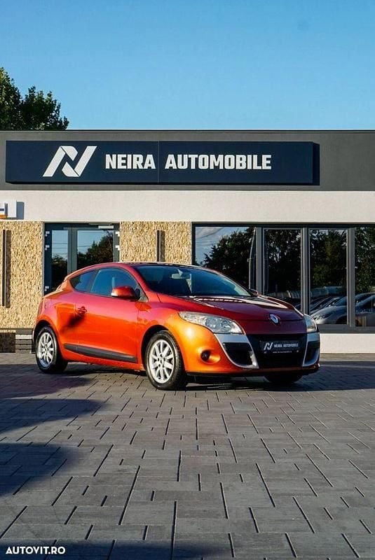 Culoareportocaliu Utilizat 2010 Renault Mégane III Dynamique Coupe | 4.150 EUR (Preț OK) - Imagine 1/4