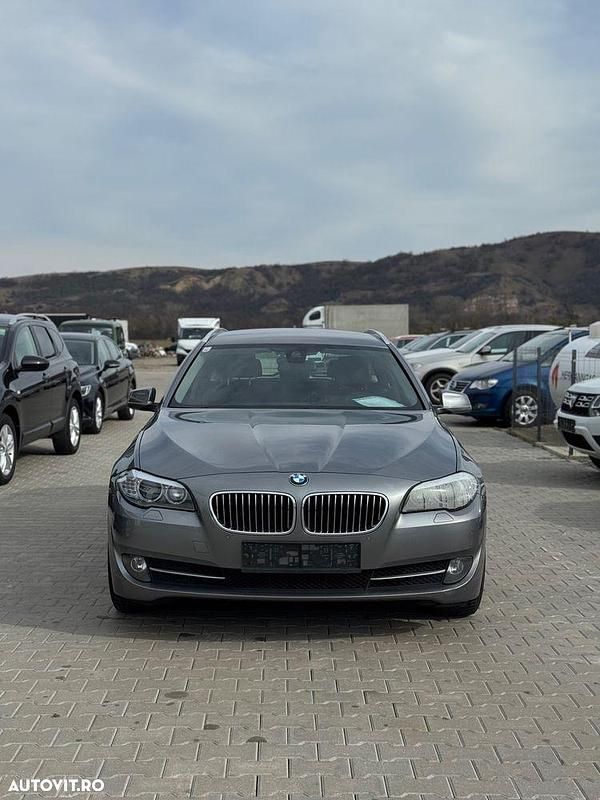 Second-hand BMW 525 Comfort Edition 218 CP (160 kW) 2012 Culoareargint Break