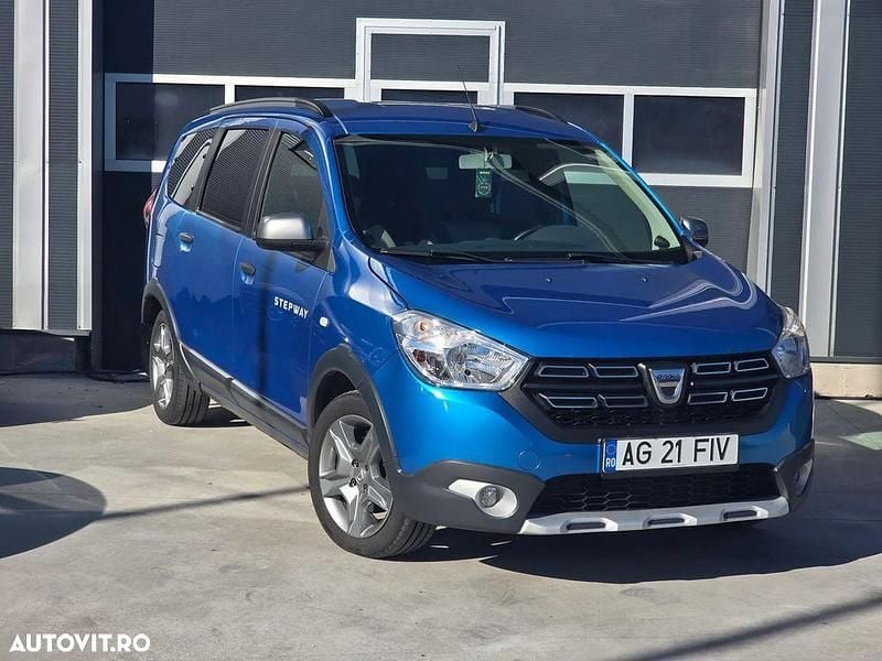 Culoarealbastru Utilizat 2020 Dacia Lodgy Stepway Monovolum | 8.500 EUR (Preț OK) - Imagine 1/4