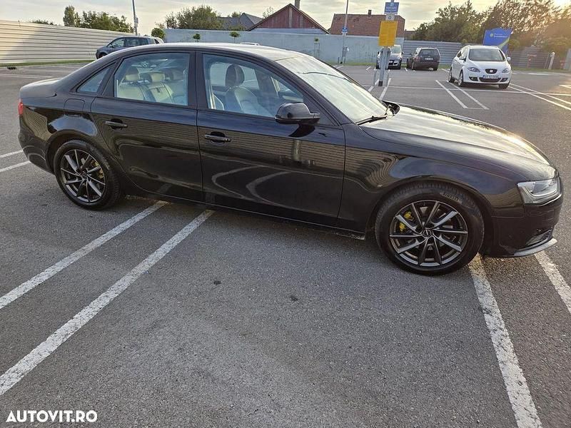 Second-hand Audi A4 S-Line 143 CP (105 kW) 2013 Culoarenegru Berlinǎ
