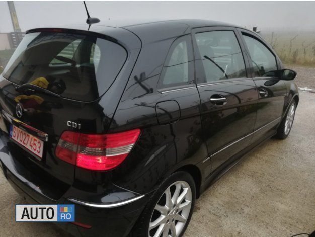 Second-hand Mercedes B200 140 CP (102 kW) 2007 Negru metalizat Monovolum