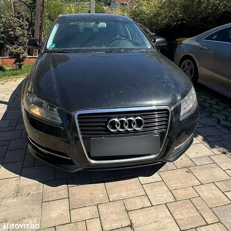 Culoarenegru Utilizat 2012 Audi A3 Sportback Ambiente Break | 8.000 EUR (Preț OK) - Imagine 1/4