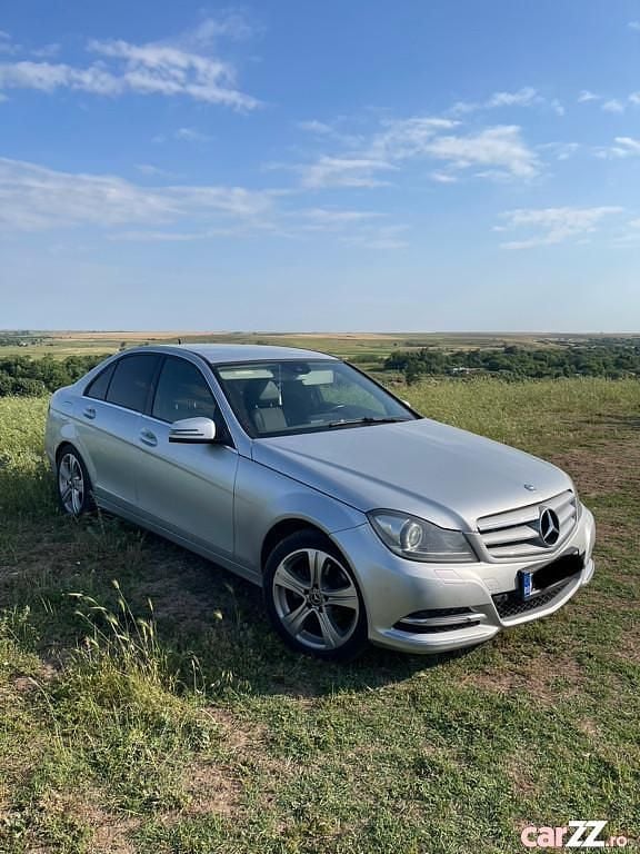 Argintiu Utilizat 2013 Mercedes C200 Berlinǎ | 10.850 EUR (Preț bun) - Imagine 1/4