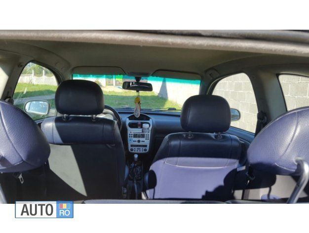 Negru Utilizat 2005 Opel Corsa Hatchback | 2.250 EUR - Imagine 1/4