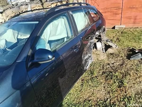 Utilizat 2007 VW Golf V Break | 1.000 EUR (Super Preț) - Imagine 1/4