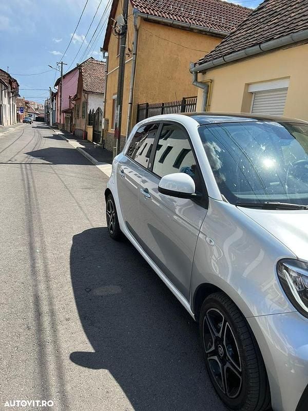 Second-hand Smart ForFour Electric Drive 60 kW (82 CP) 2021 Culoarealb