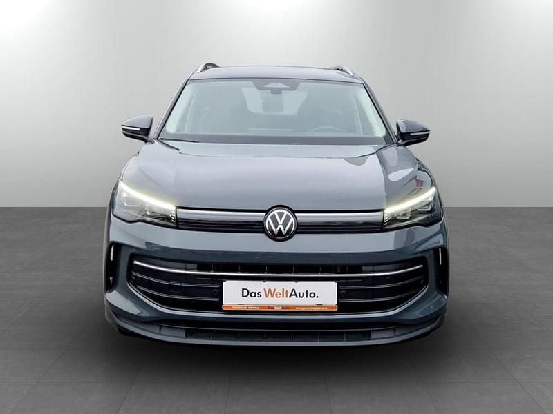 Second-hand VW Tiguan Advance 150 CP (110 kW) 2024 Gri mediu  normal SUV