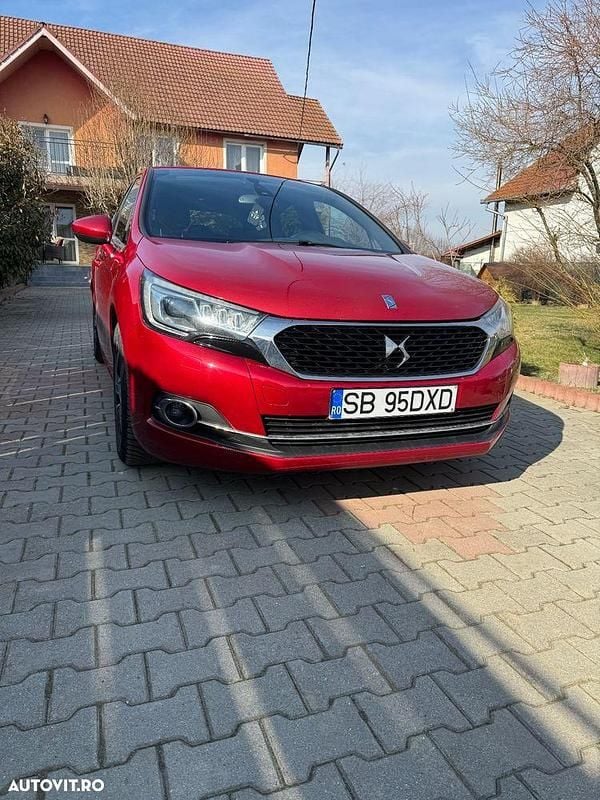 Culoarerosu Utilizat 2017 DS Automobiles DS4 So Chic Hatchback | 10.199 EUR - Imagine 1/4