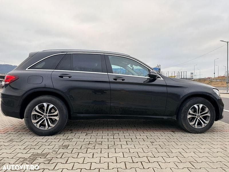 Second-hand Mercedes GLC220 AMG line 194 CP (142 kW) 2020 Culoarenegru SUV