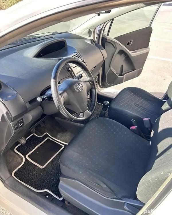 Utilizat 2007 Toyota Yaris Berlinǎ | 2.200 EUR (Preț OK) - Imagine 1/4