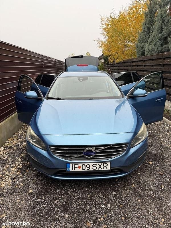 Culoarealbastru Utilizat 2016 Volvo V60 Break | 6.950 EUR (Preț bun) - Imagine 1/4