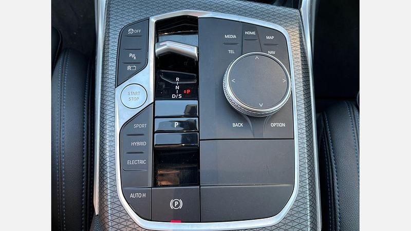 Second-hand BMW 320e Shadowline 204 CP (150 kW) 2022 Alpine white 3