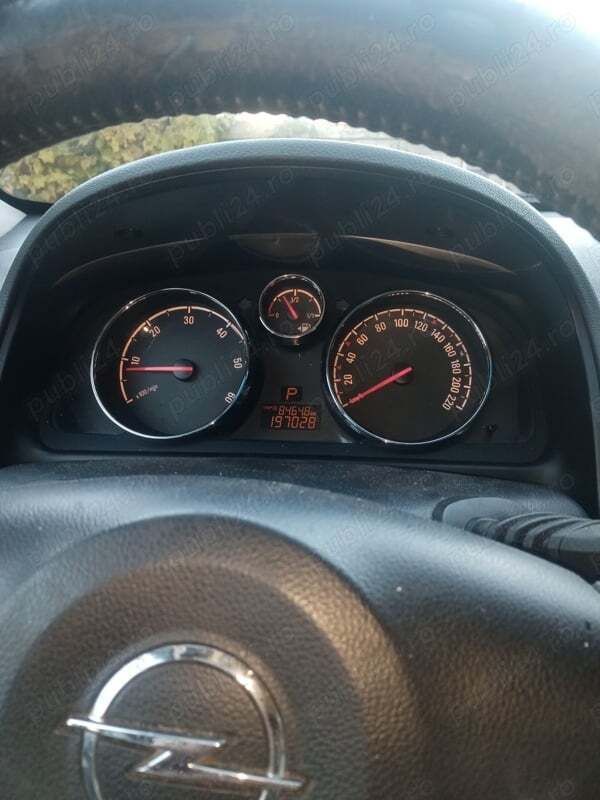 Utilizat 2013 Opel Antara SUV | 8.000 EUR (Scump) - Imagine 1/4