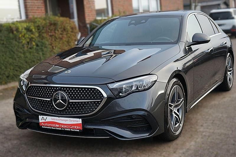 Utilizat 2024 Mercedes E220 Advanced | 61.928 EUR - Imagine 1/1