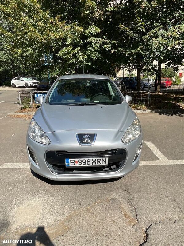 Gri Utilizat 2012 Peugeot 308 Access Hatchback | 3.500 EUR (Preț OK) - Imagine 1/4