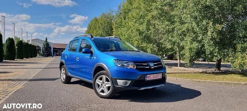 Culoarealbastru Utilizat 2014 Dacia Sandero Prestige Hatchback | 4.650 EUR (Preț bun) - Imagine 1/4