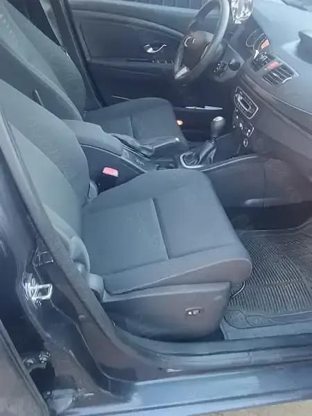 Utilizat 2010 Renault Mégane III | 4.300 EUR (Preț OK) - Imagine 1/4