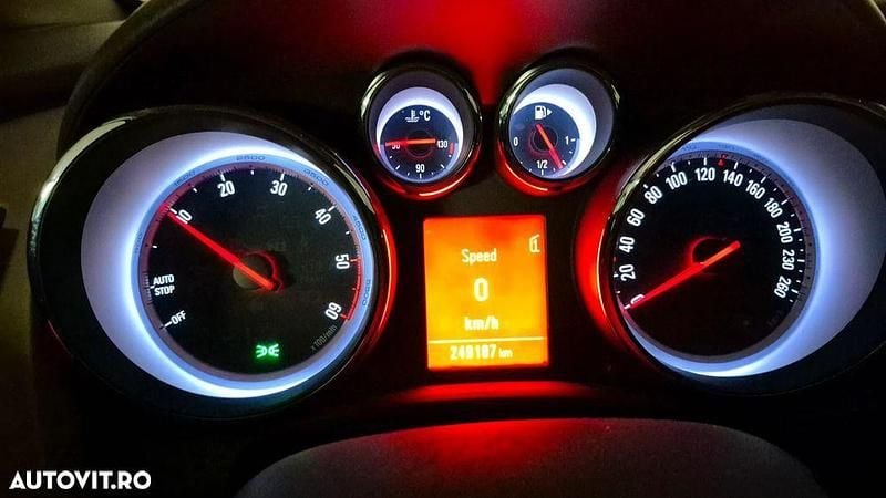 Second-hand Opel Astra 165 CP (121 kW) 2011 Culoaremaro Break