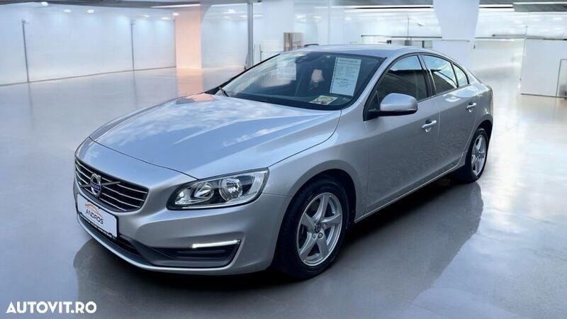 Argint Utilizat 2015 Volvo S60 Kinetic Berlinǎ | 8.990 EUR (Super Preț) - Imagine 1/4