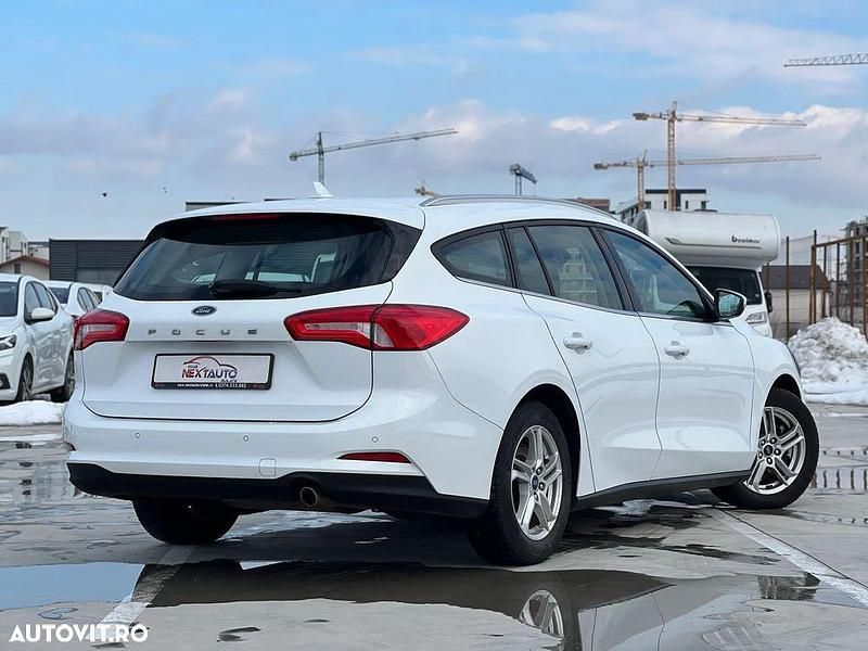 Second-hand Ford Focus Trend 95 CP (69 kW) 2020 Culoarealb Break