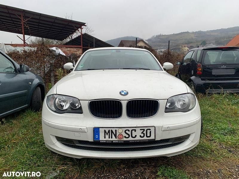 Culoarealb Utilizat 2009 BMW 118 Lifestyle Hatchback | 1.400 EUR (Super Preț) - Imagine 1/4