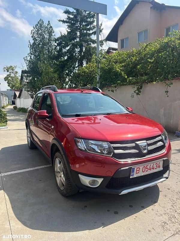 Rosu Utilizat 2015 Dacia Sandero Stepway Hatchback | 4.900 EUR (Preț OK) - Imagine 1/4