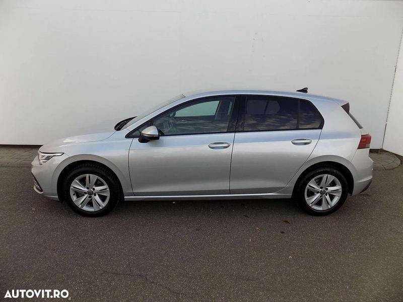 Second-hand VW Golf VIII Life 116 CP (85 kW) 2023 Culoaregri Hatchback