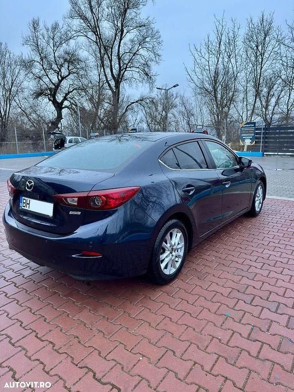 Second-hand Mazda 3 Center-Line 120 CP (88 kW) 2016 Culoarealbastru Berlinǎ