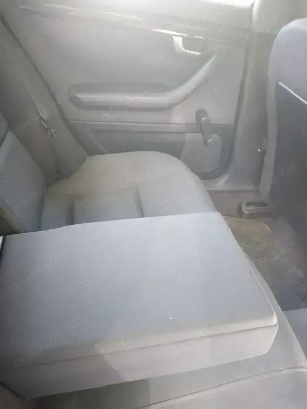 Second-hand Audi A4 100 CP (73 kW) 2001 Berlinǎ