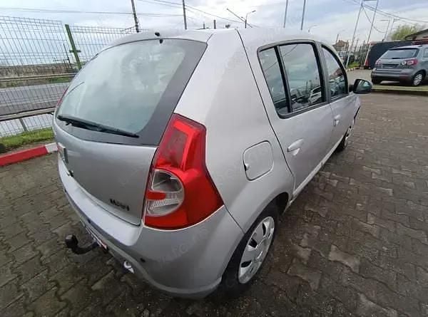 Utilizat 2009 Dacia Sandero Hatchback | 2.300 EUR (Preț OK) - Imagine 1/4