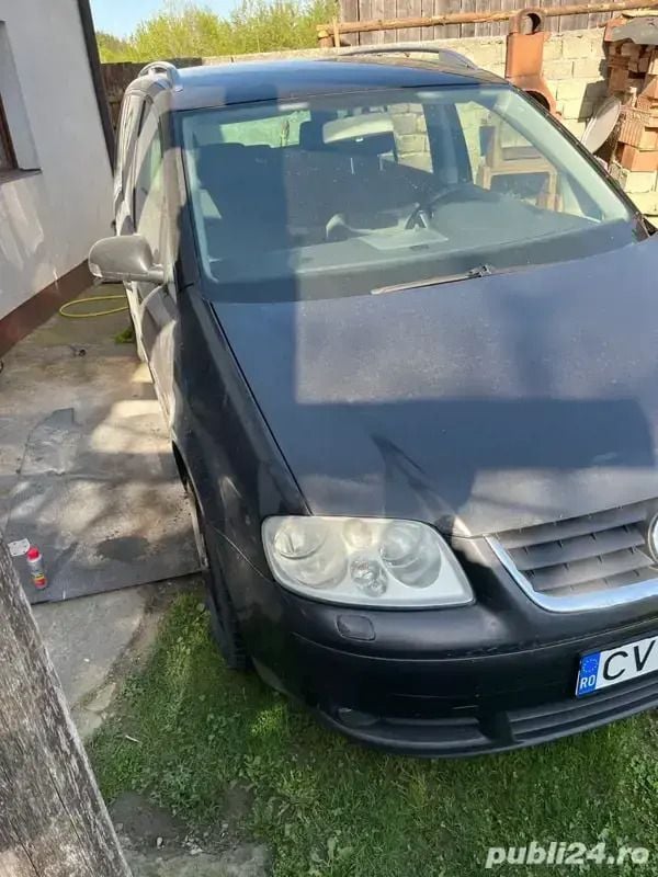 Utilizat 2005 VW Touran Monovolum | 1.200 EUR (Preț bun) - Imagine 1/4