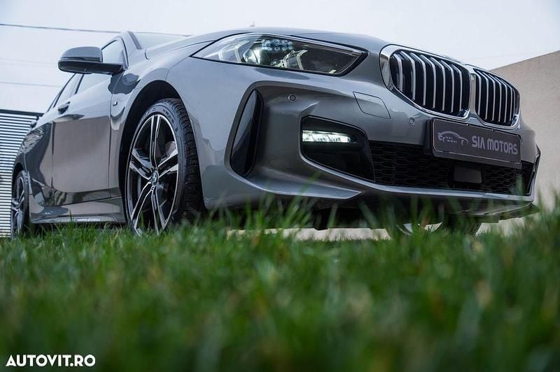 Gri Utilizat 2022 BMW 118 M Sport Hatchback | 22.750 EUR (Preț OK) - Imagine 1/4